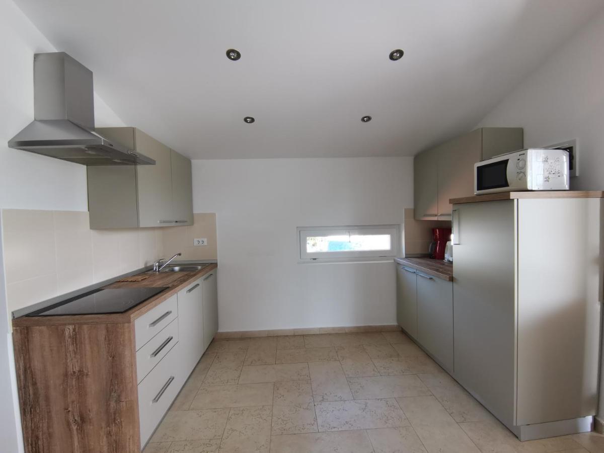 Apartments Victoria Савудрия Экстерьер фото