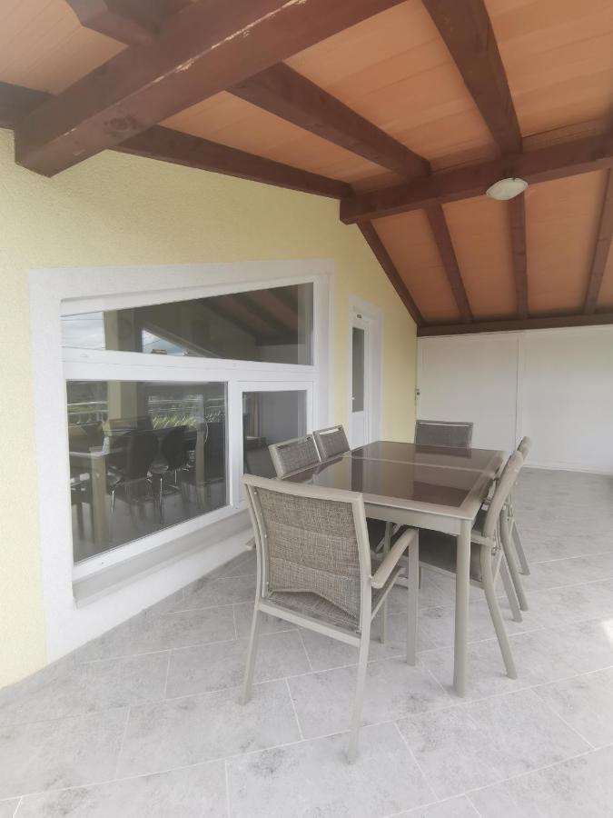 Apartments Victoria Савудрия Экстерьер фото
